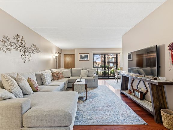 5th image of 16832 81st Ave APT 1S