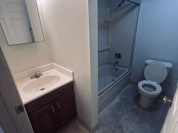 5th image of 749 E Bishop St