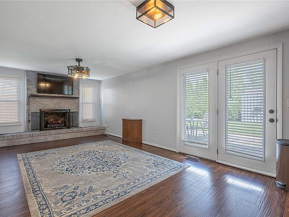 3rd image of 7336 Cohasset Dr