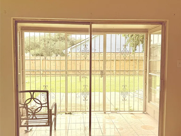 5503 Bridge Forest Dr — Photo 6