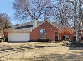 208 Woodcrest Dr, Florence, AL 35630