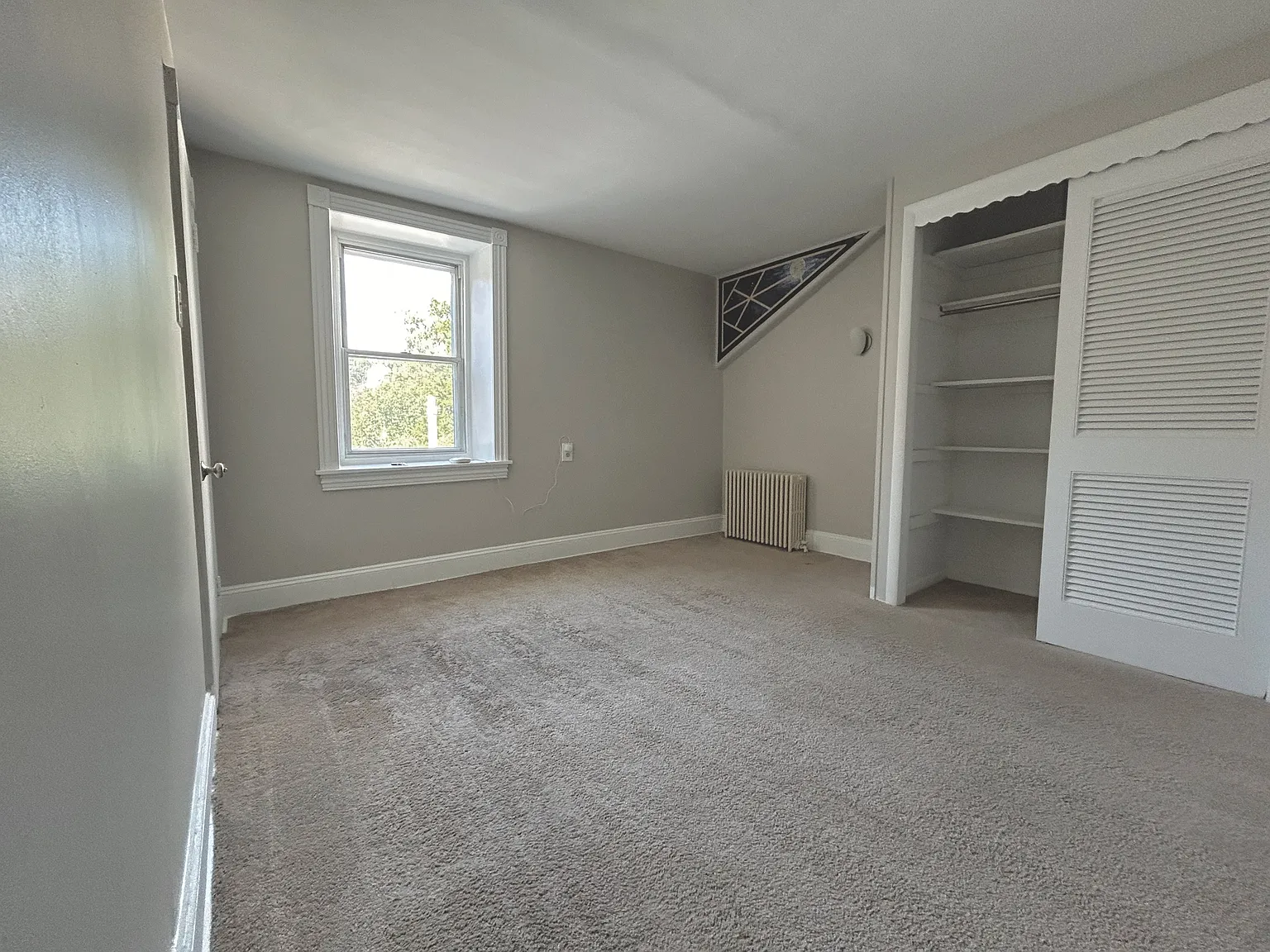 4 bed, 1.5 bath, 1535 sqft, $1,025 — Photo 1