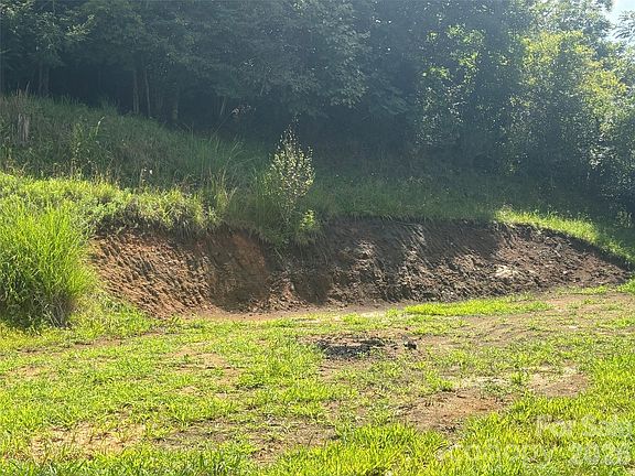 4th image of 321 Bartlett Rd