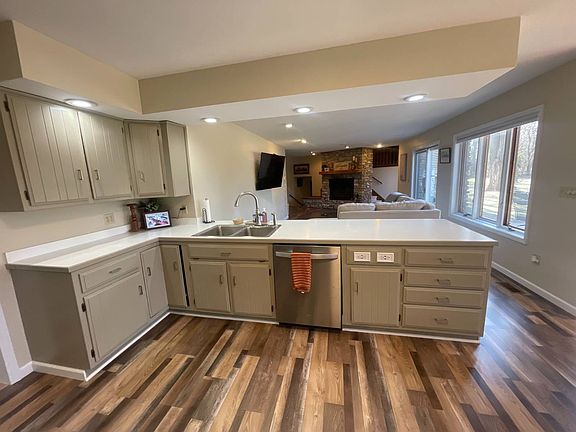 2nd image of 131 Bona Terra Dr