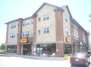 1830 27th Ave APT 203, Kenosha, WI 53140