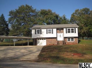 230 Lakeside Loop, Hickory, NC 28601