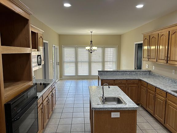 5th image of 113 Wood Creek Dr