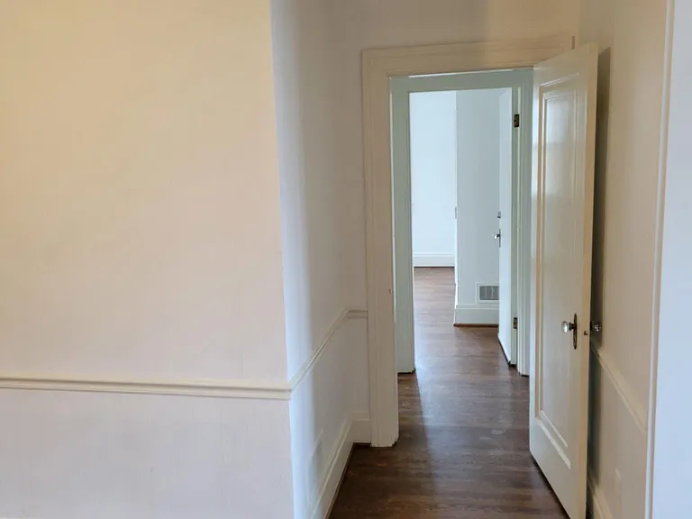 423 W Cork St #B — Photo 6