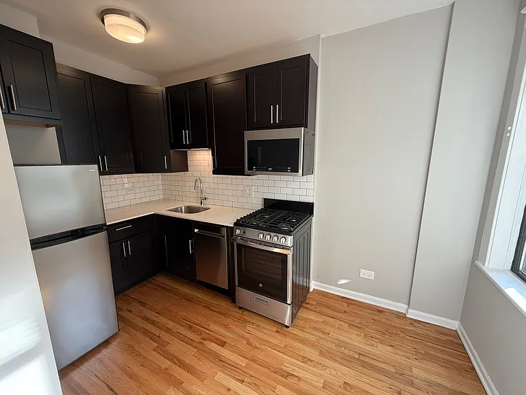 Buena Terrace - 4242 N Sheridan Rd — Photo 27