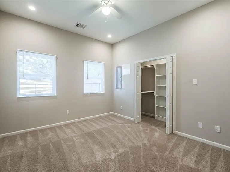 3207 Avenue O — Photo 15