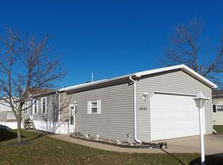 5692 Rockport Rd, Loves Park, IL 61111