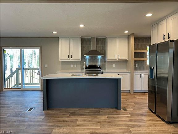 4th image of 6008 Apple Wyrick Rd