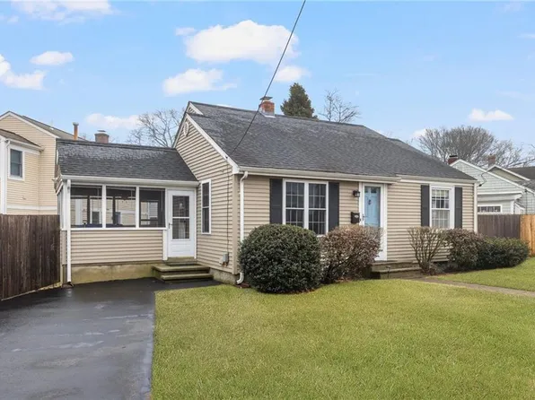 50 Terrace Ave E, Providence, RI 02909