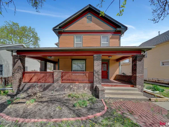 3048 R St, Lincoln, NE 68503