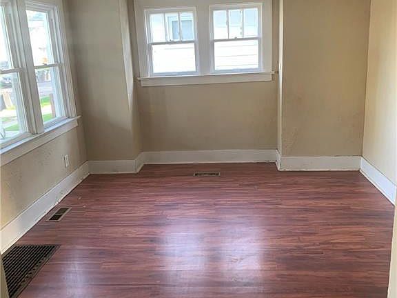 3rd image of 4119 Garden Park Dr