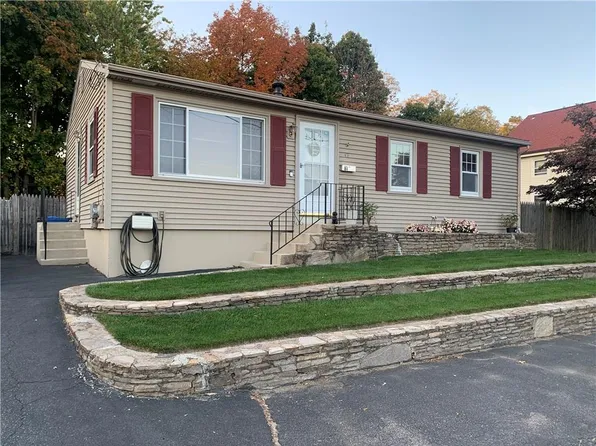 49 Crawford St, Cranston, RI 02910