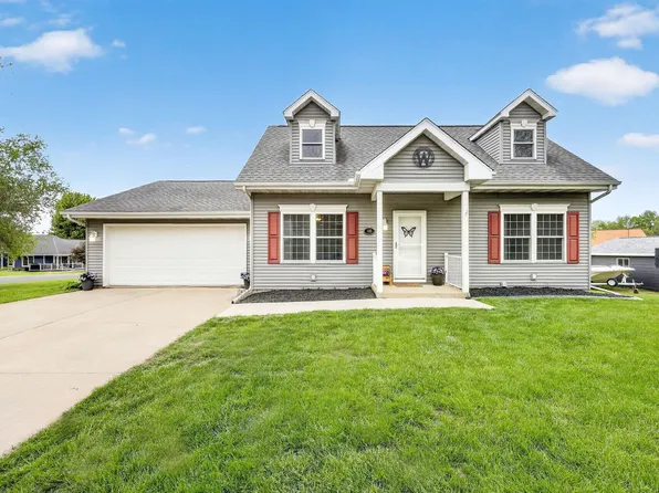 135 S Van Buren St, Benton, WI 53803