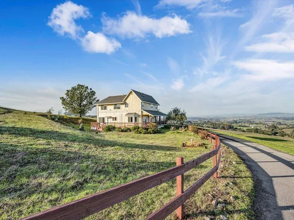 218 Spring Ridge Lane, Petaluma, CA 94952