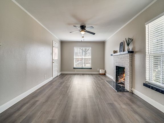 5th image of 705 Reverchon Dr