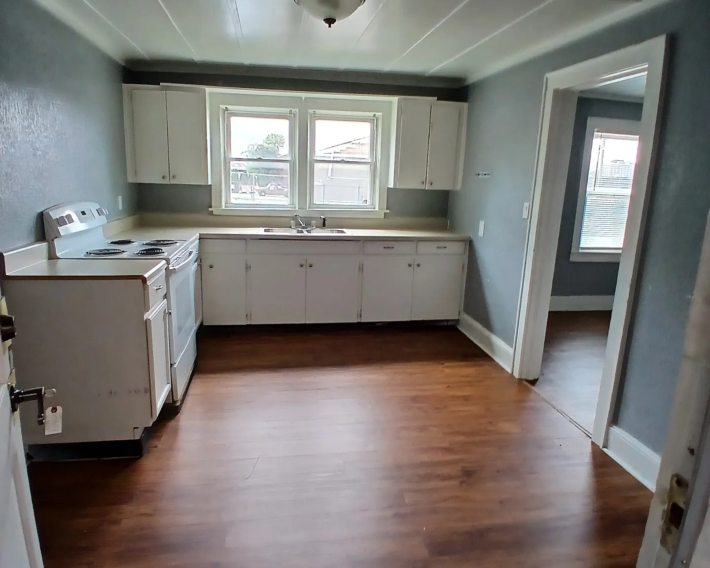 2 bed, $850 — Photo 2