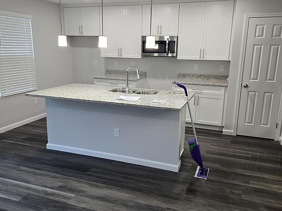 3rd image of 6023 HYRAM Avenue