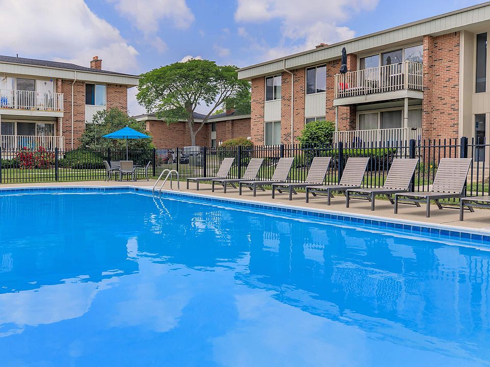 Somerset Park Apartments - 1911 Golfview Dr Troy MI | Zillow