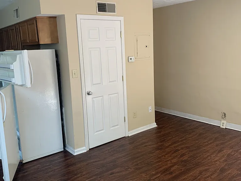 347 S Upper St #18 — Photo 5
