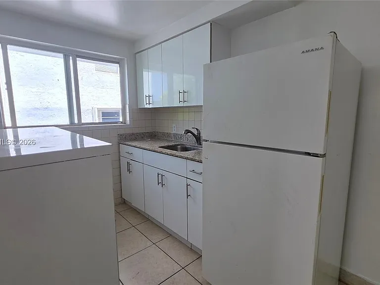 7629 Dickens Ave #4-8 — Photo 8