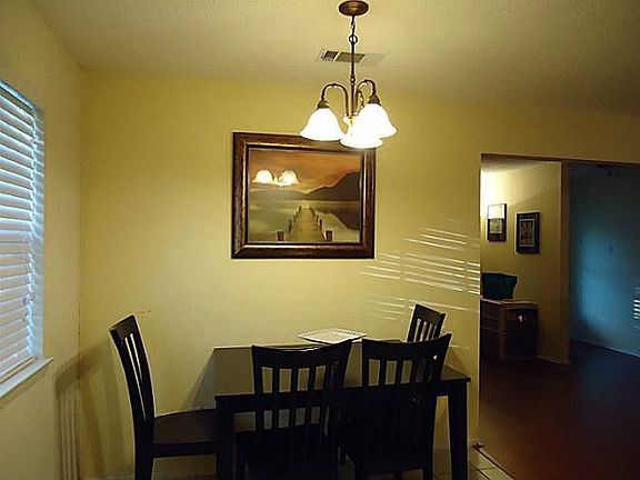 3rd image of 1612 Lancelot Ln