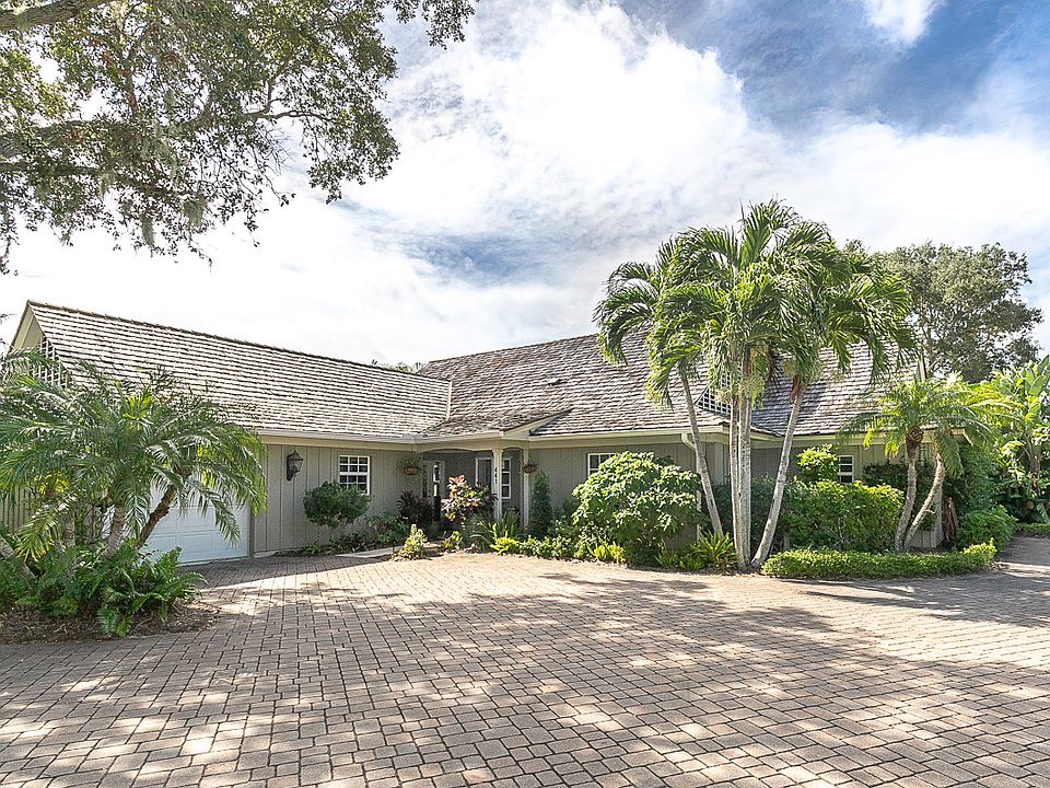 1st image of 441 Village Ln