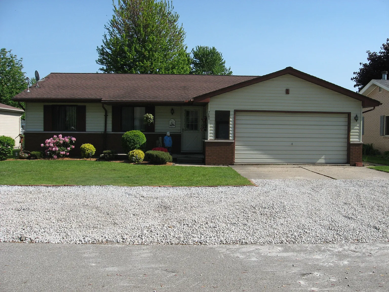 7285 Cardinal Rd photo 1