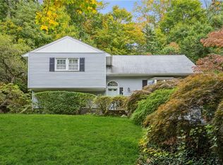 10 Burnsdale Ave, Valhalla, NY 10595