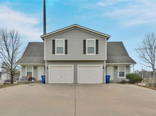 1877 Chickadee Dr, Liberty, MO 64068