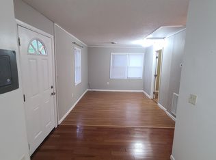 101 S Hollywood Cir #101, Oak Ridge, TN 37830