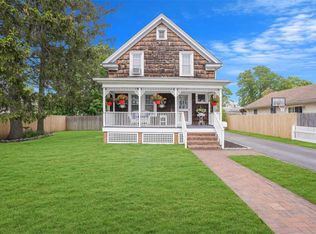 15 Elm St, Islip, NY 11751