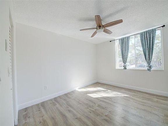 5th image of 12106 Saint Andrews Pl #2E