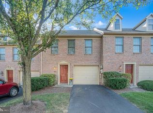 1248 Timber View Dr, Mechanicsburg, PA 17050