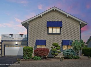 3 Dune Dr, Bayville, NJ 08721