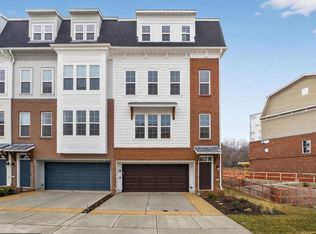 2521 Farmstead Dr #611, Rockville, MD 20850