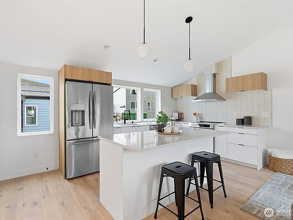 4th image of 6511 19th Avenue NW