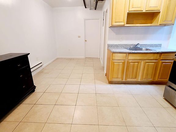 3rd image of 1686 Clay Ave #2B