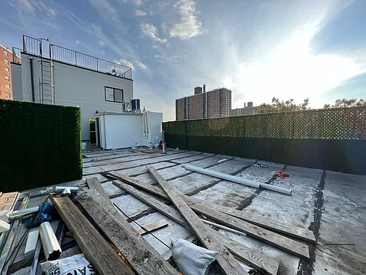 Rented by Pear NYC LLC | media 14