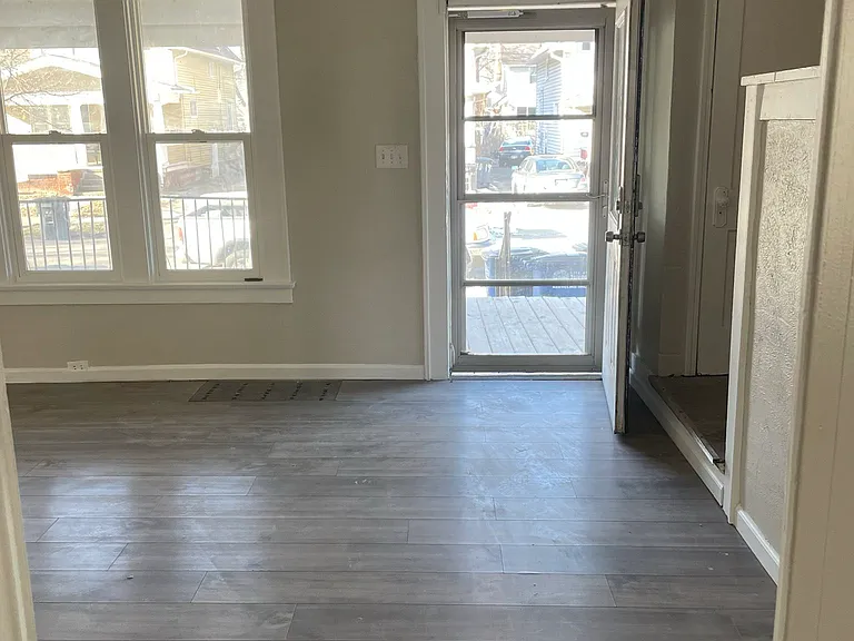 4016 Asbury Dr — Photo 2