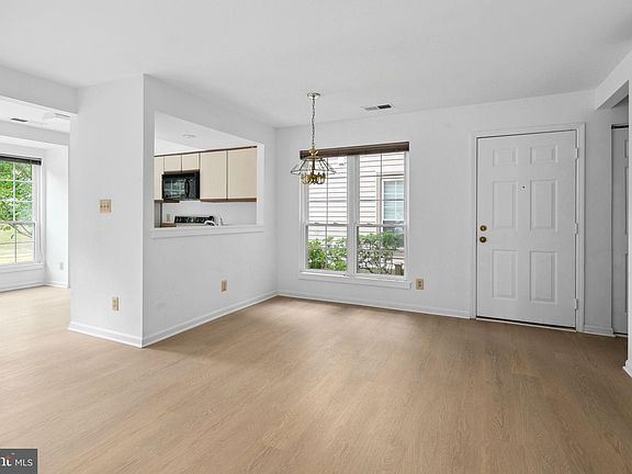 3rd image of 6609 Jupiter Hills Cir APT C