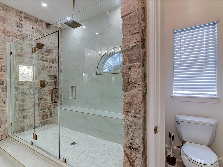 90 Heathrow Ln — Photo 10