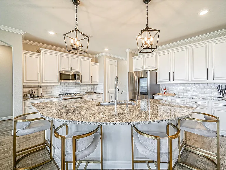 9507 Carson Ln — Photo 1