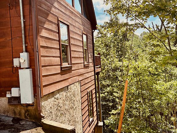 4th image of 806 Ski View Ln