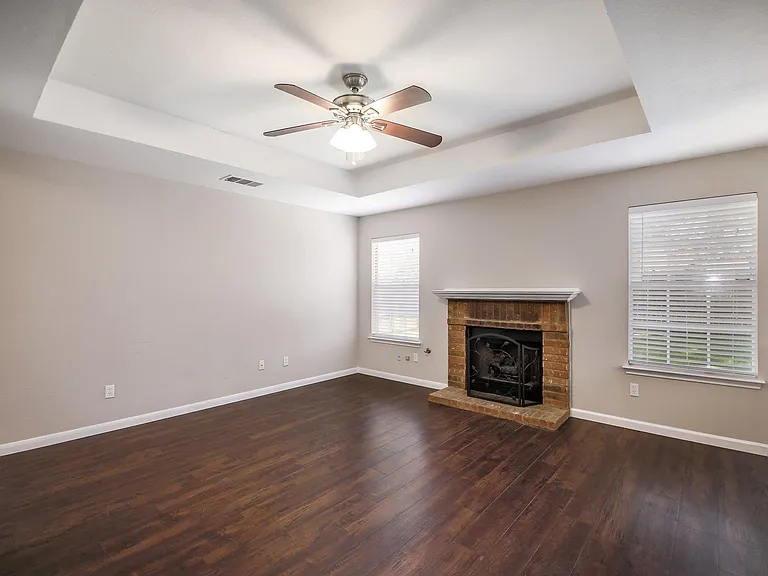 1806 Oakmont Ln — Photo 6