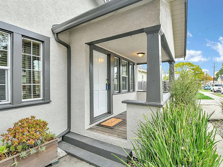 405 Arreba St — Photo 3