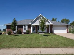 5 Maple Dr, Warrenton, MO 63383